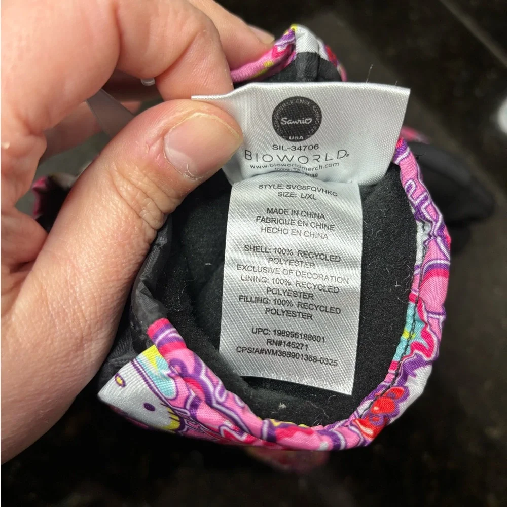 HELLO KITTY NWT Ski Gloves